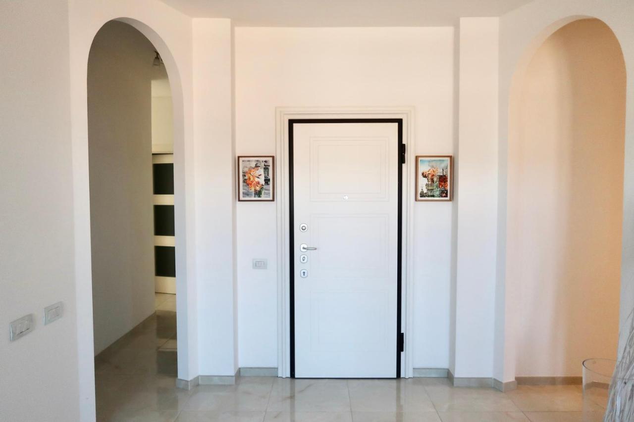 Lux 180Sqm Flat - Entire Last Floor 米兰 外观 照片